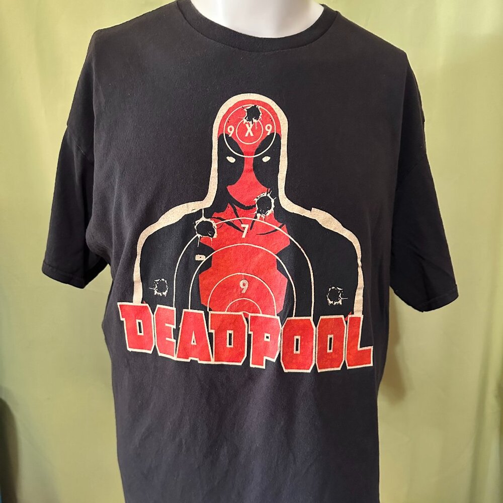 Deadpool Shooting Target Graphic Marvel Men's Black T Shirt XL Cotton